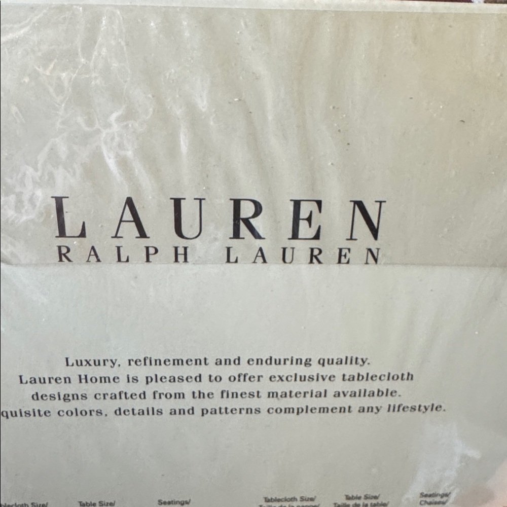 New In Package Ralph Lauren Festive Berry Table Cloth - Picture 8 of 9